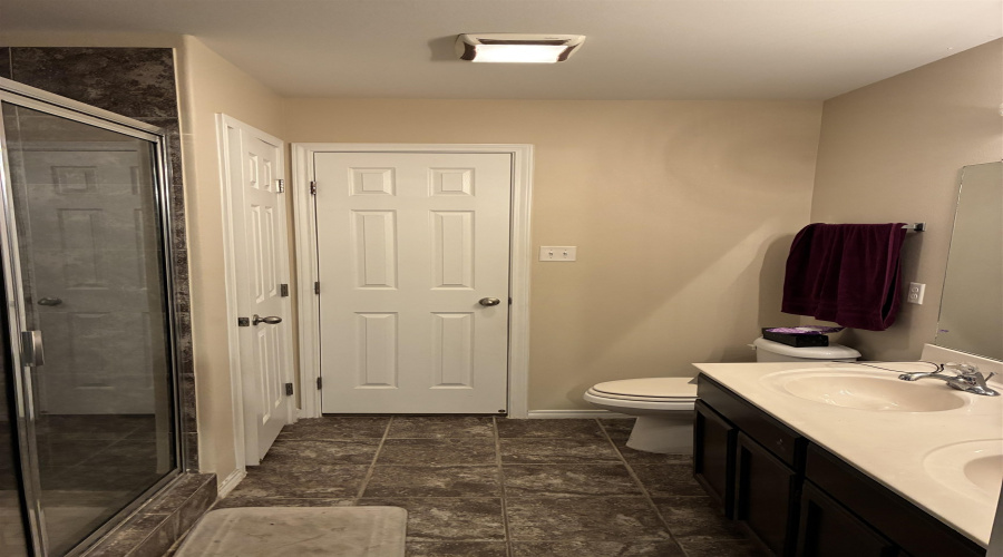 2040 Port Miami St, Laredo, Texas 78045, 4 Bedrooms Bedrooms, 5 Rooms Rooms,2 BathroomsBathrooms,Residential,For Sale,2040 Port Miami St,20260523