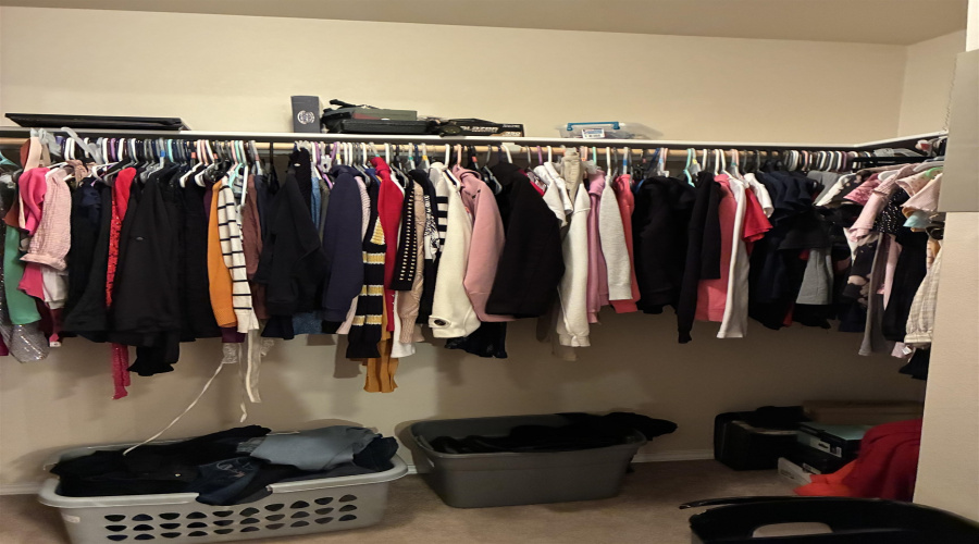 2040 Port Miami St, Laredo, Texas 78045, 4 Bedrooms Bedrooms, 5 Rooms Rooms,2 BathroomsBathrooms,Residential,For Sale,2040 Port Miami St,20260523