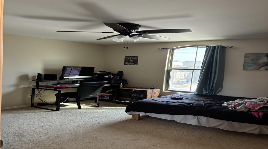 2040 Port Miami St, Laredo, Texas 78045, 4 Bedrooms Bedrooms, 5 Rooms Rooms,2 BathroomsBathrooms,Residential,For Sale,2040 Port Miami St,20260523