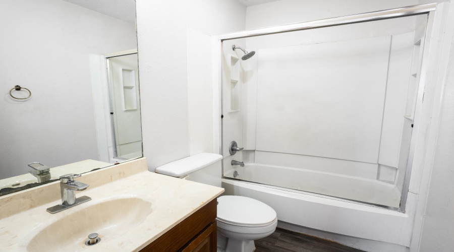 101 W Del Mar Blvd, LAREDO, Texas 78041, 2 Bedrooms Bedrooms, 5 Rooms Rooms,2 BathroomsBathrooms,Residential,For Sale,101 W Del Mar Blvd,20260531