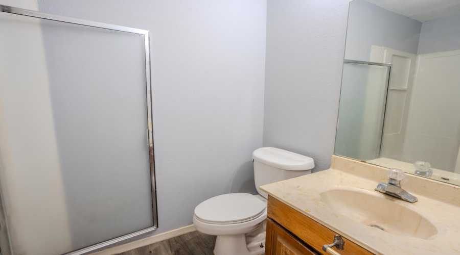 101 W Del Mar Blvd, LAREDO, Texas 78041, 2 Bedrooms Bedrooms, 5 Rooms Rooms,2 BathroomsBathrooms,Residential,For Sale,101 W Del Mar Blvd,20260531