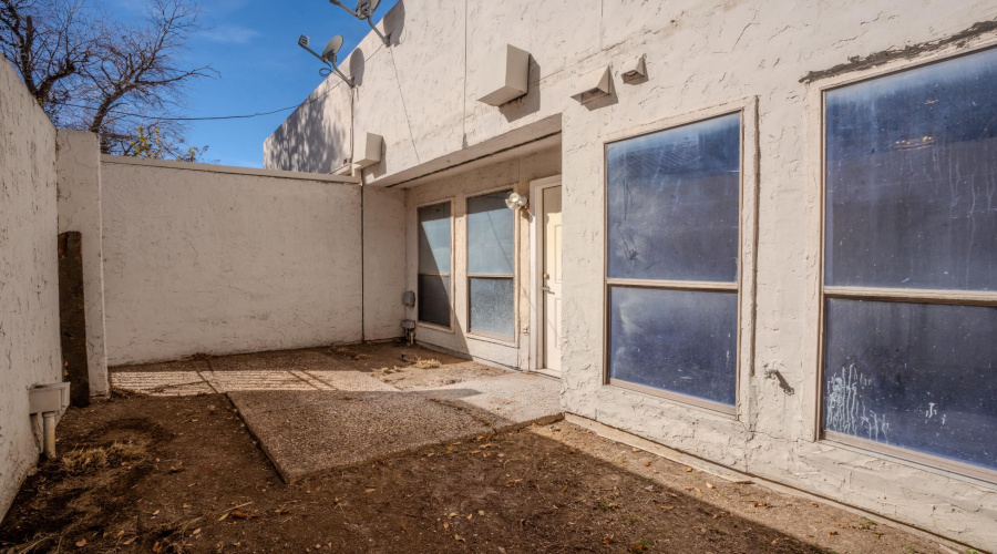 101 W Del Mar Blvd, LAREDO, Texas 78041, 2 Bedrooms Bedrooms, 5 Rooms Rooms,2 BathroomsBathrooms,Residential,For Sale,101 W Del Mar Blvd,20260531