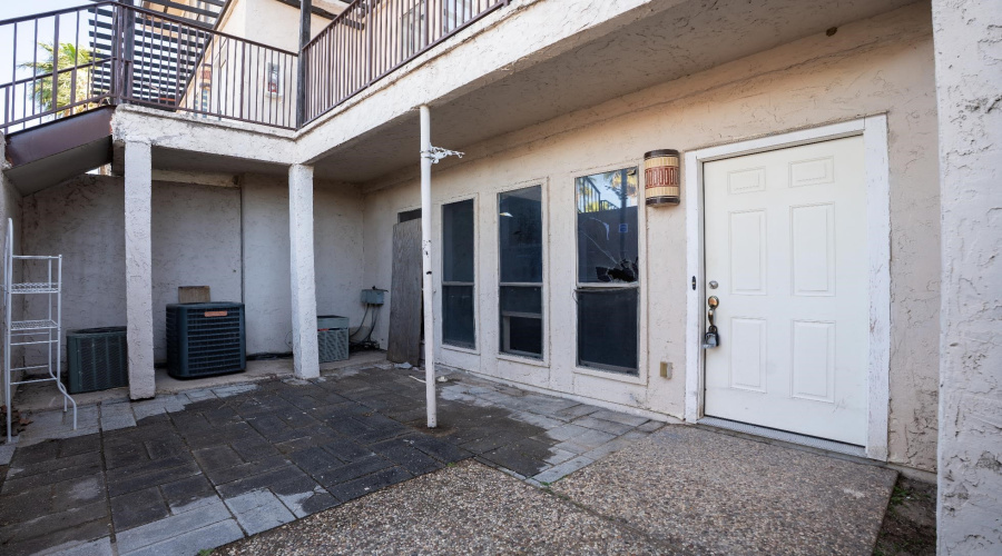 101 W Del Mar Blvd, LAREDO, Texas 78041, 2 Bedrooms Bedrooms, 5 Rooms Rooms,2 BathroomsBathrooms,Residential,For Sale,101 W Del Mar Blvd,20260531