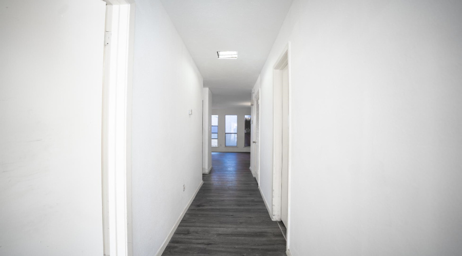 101 W Del Mar Blvd, LAREDO, Texas 78041, 2 Bedrooms Bedrooms, 5 Rooms Rooms,2 BathroomsBathrooms,Residential,For Sale,101 W Del Mar Blvd,20260531