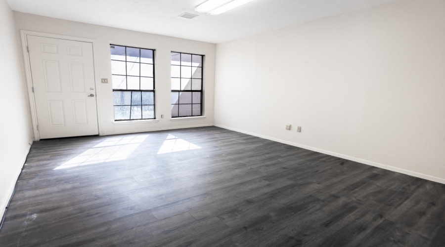 101 W Del Mar Blvd, LAREDO, Texas 78041, 2 Bedrooms Bedrooms, 5 Rooms Rooms,2 BathroomsBathrooms,Residential,For Sale,101 W Del Mar Blvd,20260531