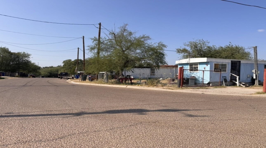 120 Masterson Rd, LAREDO, Texas 78046, 2 Bedrooms Bedrooms, 4 Rooms Rooms,1 BathroomBathrooms,Residential,For Sale,120 Masterson Rd,20260534