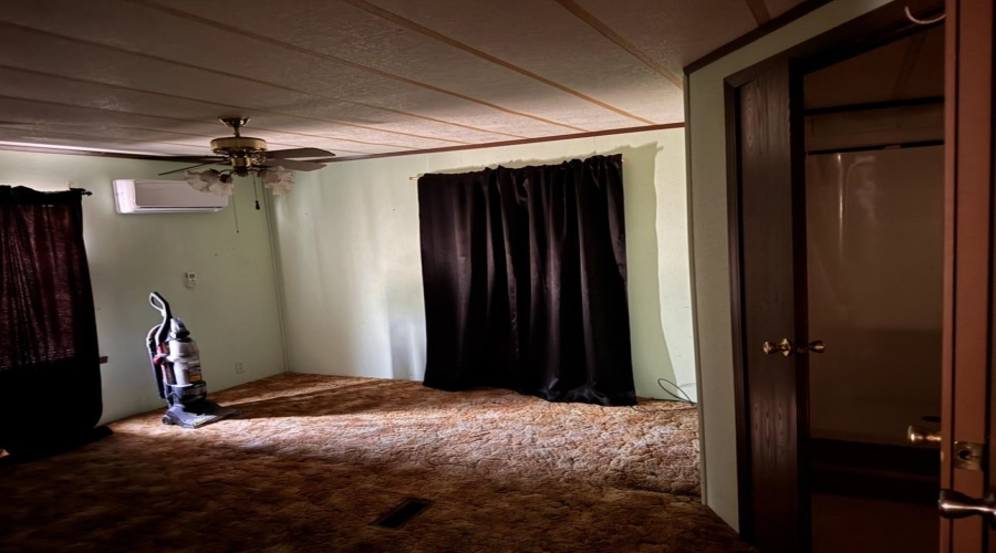 1604 Siesta Ln, ZAPATA, Texas 78076, 3 Bedrooms Bedrooms, 5 Rooms Rooms,2 BathroomsBathrooms,Residential,For Sale,1604 Siesta Ln,20260535