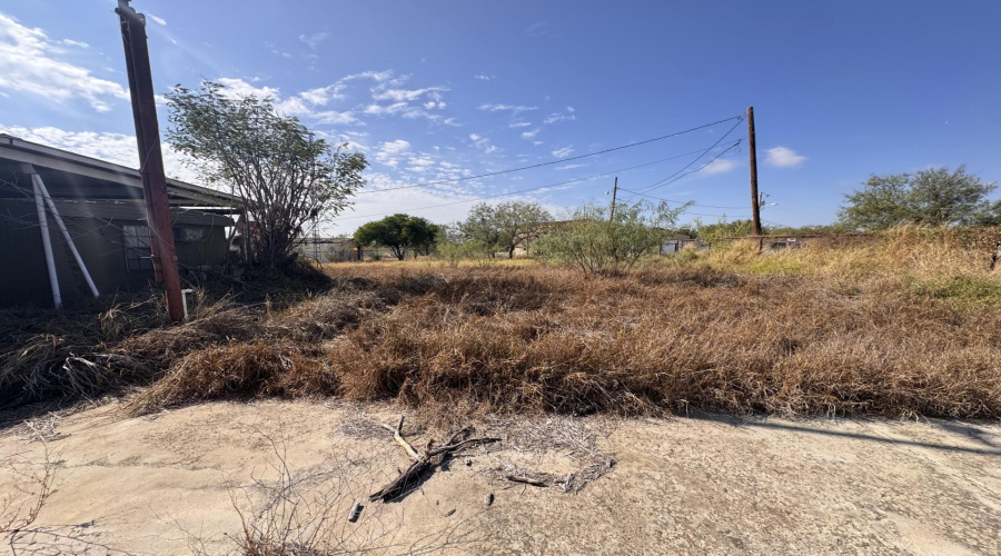 1608 Siesta Ln, ZAPATA, Texas 78076, 2 Bedrooms Bedrooms, 3 Rooms Rooms,1 BathroomBathrooms,Residential,For Sale,1608 Siesta Ln,20260536