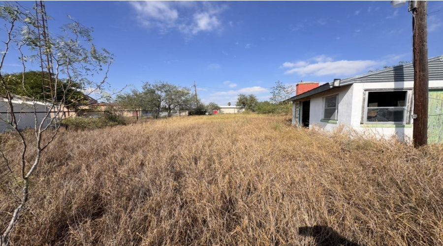 1608 Siesta Ln, ZAPATA, Texas 78076, 2 Bedrooms Bedrooms, 3 Rooms Rooms,1 BathroomBathrooms,Residential,For Sale,1608 Siesta Ln,20260536