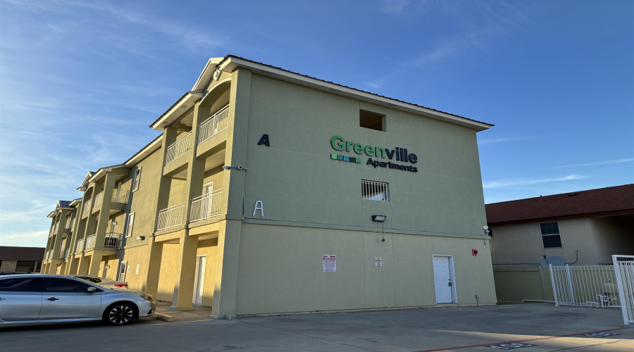 5402 Marcella Ave, LAREDO, Texas 78041, 2 Bedrooms Bedrooms, 4 Rooms Rooms,1 BathroomBathrooms,Residential,For Rent,5402 Marcella Ave,20260538