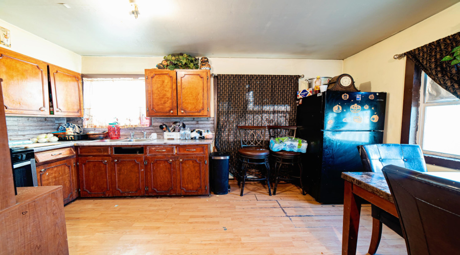 2419 Chihuahua St, Laredo, Texas 78043, 1 Room Rooms,1 BathroomBathrooms,Commercial retail/office,For Sale,2419 Chihuahua St,20260542