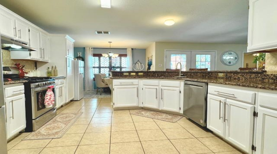 107 Castellanos Ct, laredo, Texas 78045, 4 Bedrooms Bedrooms, 6 Rooms Rooms,3 BathroomsBathrooms,Residential,For Sale,107 Castellanos Ct,20260539