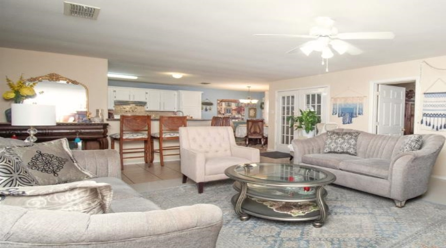 107 Castellanos Ct, laredo, Texas 78045, 4 Bedrooms Bedrooms, 6 Rooms Rooms,3 BathroomsBathrooms,Residential,For Sale,107 Castellanos Ct,20260539