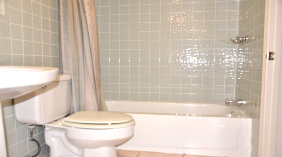 2118 Reynolds St, Laredo, Texas 78043-2319, 3 Bedrooms Bedrooms, 10 Rooms Rooms,3 BathroomsBathrooms,Residential,For Sale,2118 Reynolds St,20260540