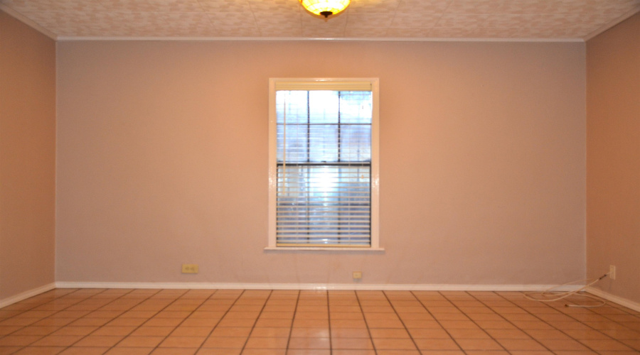 2118 Reynolds St, Laredo, Texas 78043-2319, 3 Bedrooms Bedrooms, 10 Rooms Rooms,3 BathroomsBathrooms,Residential,For Sale,2118 Reynolds St,20260540