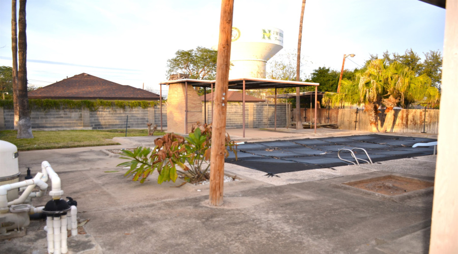 2118 Reynolds St, Laredo, Texas 78043-2319, 3 Bedrooms Bedrooms, 10 Rooms Rooms,3 BathroomsBathrooms,Residential,For Sale,2118 Reynolds St,20260540