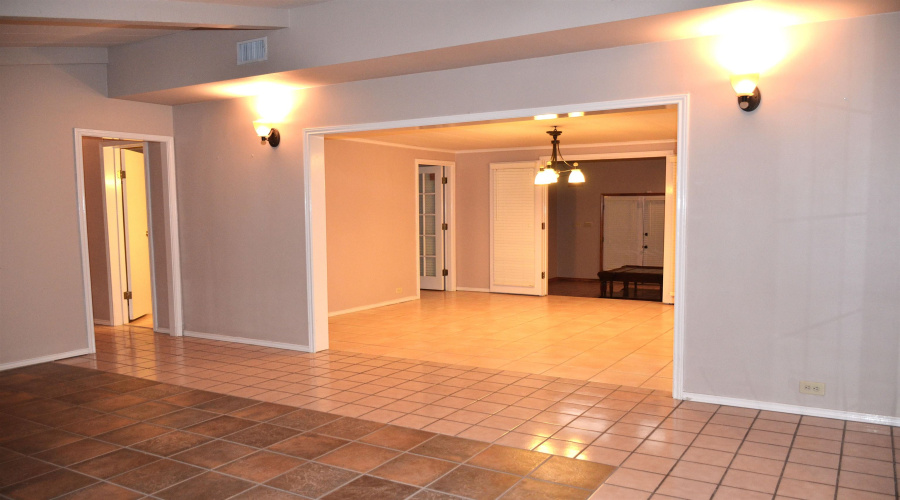 2118 Reynolds St, Laredo, Texas 78043-2319, 3 Bedrooms Bedrooms, 10 Rooms Rooms,3 BathroomsBathrooms,Residential,For Sale,2118 Reynolds St,20260540