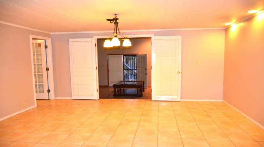 2118 Reynolds St, Laredo, Texas 78043-2319, 3 Bedrooms Bedrooms, 10 Rooms Rooms,3 BathroomsBathrooms,Residential,For Sale,2118 Reynolds St,20260540