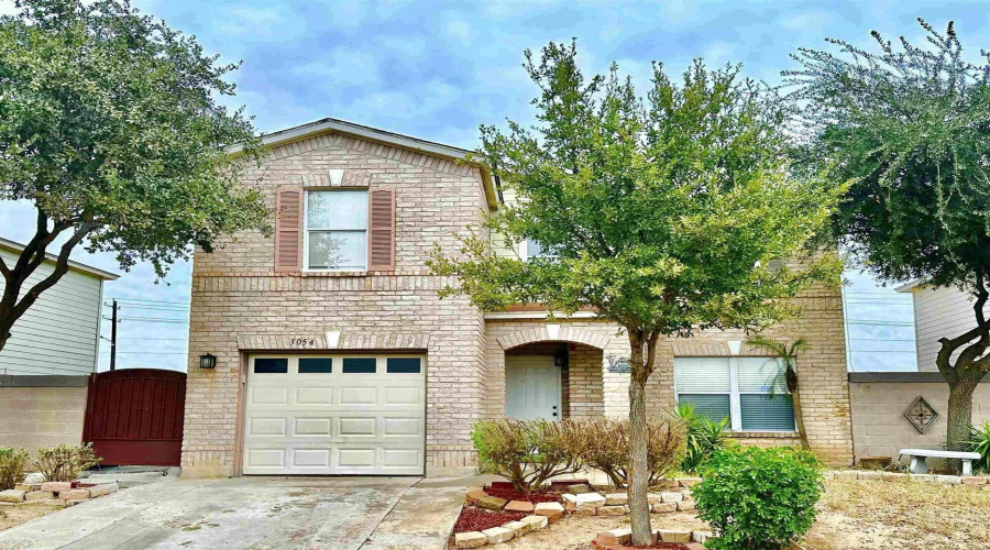 3054 St Isaac Lp, LAREDO, Texas 78046-0000, 5 Bedrooms Bedrooms, 7 Rooms Rooms,4 BathroomsBathrooms,Residential,For Sale,3054 St Isaac Lp,20260547