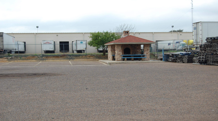 11922 Conley Rd, LAREDO, Texas 78045-9999, 1 Bedroom Bedrooms, 11 Rooms Rooms,4 BathroomsBathrooms,Commercial/industrial,For Sale,11922 Conley Rd,20260543