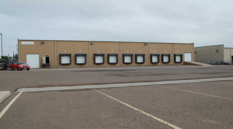 11922 Conley Rd, LAREDO, Texas 78045-9999, 1 Bedroom Bedrooms, 11 Rooms Rooms,4 BathroomsBathrooms,Commercial/industrial,For Sale,11922 Conley Rd,20260543