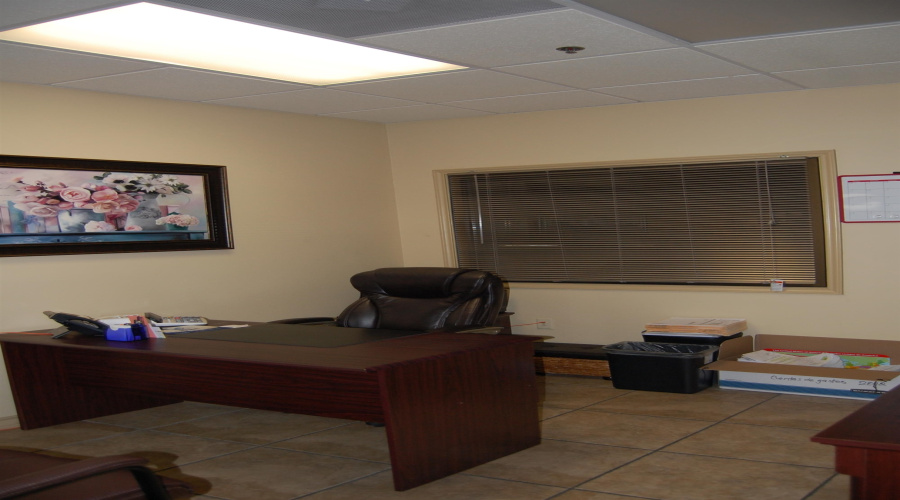 11922 Conley Rd, LAREDO, Texas 78045-9999, 1 Bedroom Bedrooms, 11 Rooms Rooms,4 BathroomsBathrooms,Commercial/industrial,For Sale,11922 Conley Rd,20260543