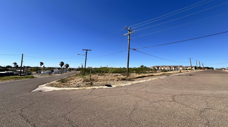 203 Madison Ave., Zapata, Texas 78076, ,Land,For Sale,203 Madison Ave.,20260548