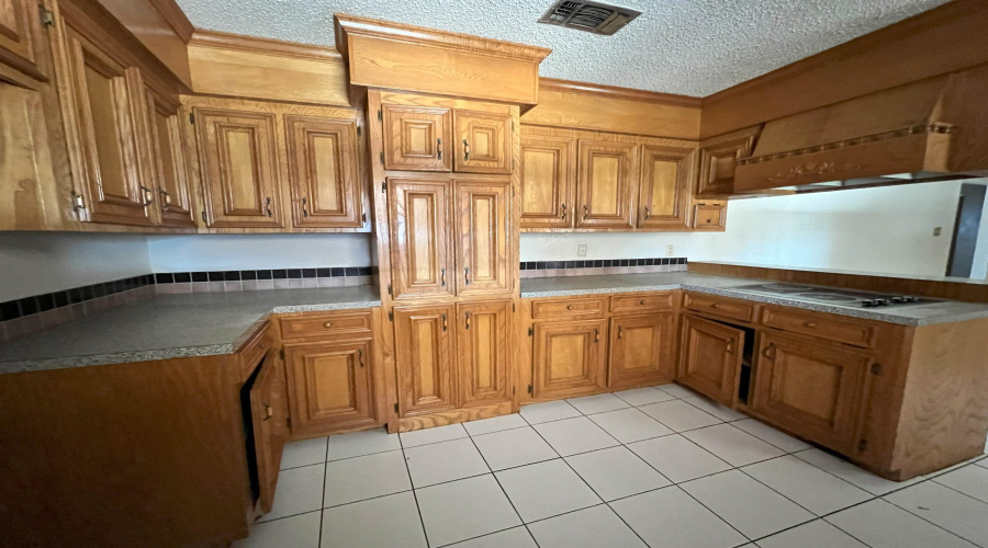 309 Glenn St, Zapata, Texas 78076, 3 Bedrooms Bedrooms, 8 Rooms Rooms,2 BathroomsBathrooms,Residential,For Sale,309 Glenn St,20260552