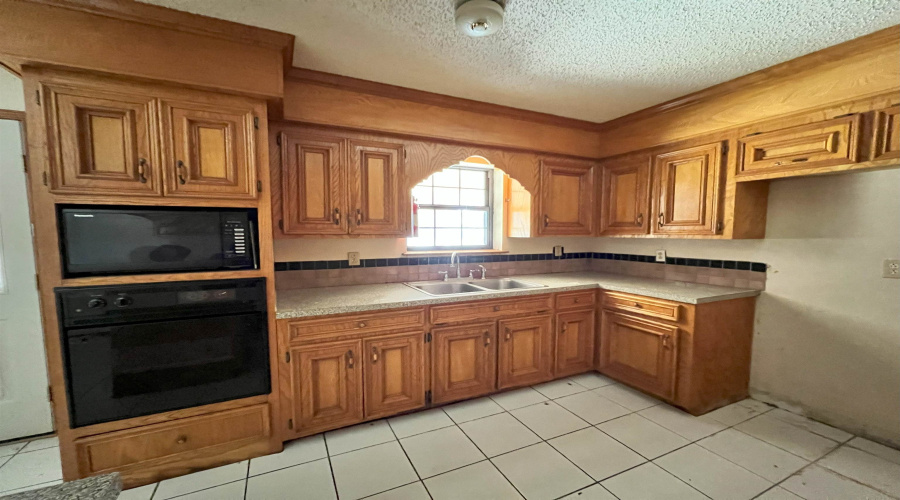 309 Glenn St, Zapata, Texas 78076, 3 Bedrooms Bedrooms, 8 Rooms Rooms,2 BathroomsBathrooms,Residential,For Sale,309 Glenn St,20260552