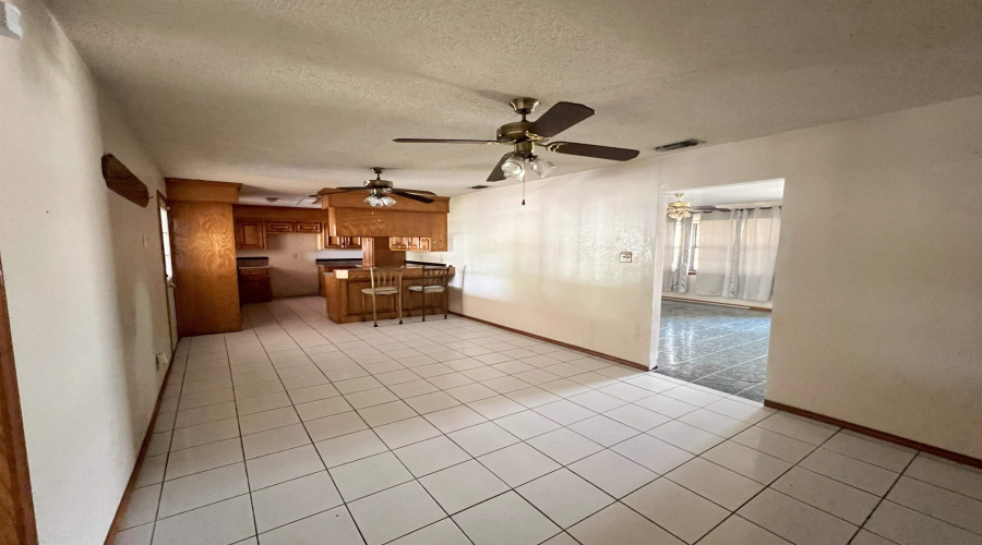 309 Glenn St, Zapata, Texas 78076, 3 Bedrooms Bedrooms, 8 Rooms Rooms,2 BathroomsBathrooms,Residential,For Sale,309 Glenn St,20260552