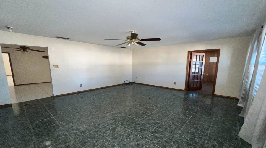 309 Glenn St, Zapata, Texas 78076, 3 Bedrooms Bedrooms, 8 Rooms Rooms,2 BathroomsBathrooms,Residential,For Sale,309 Glenn St,20260552