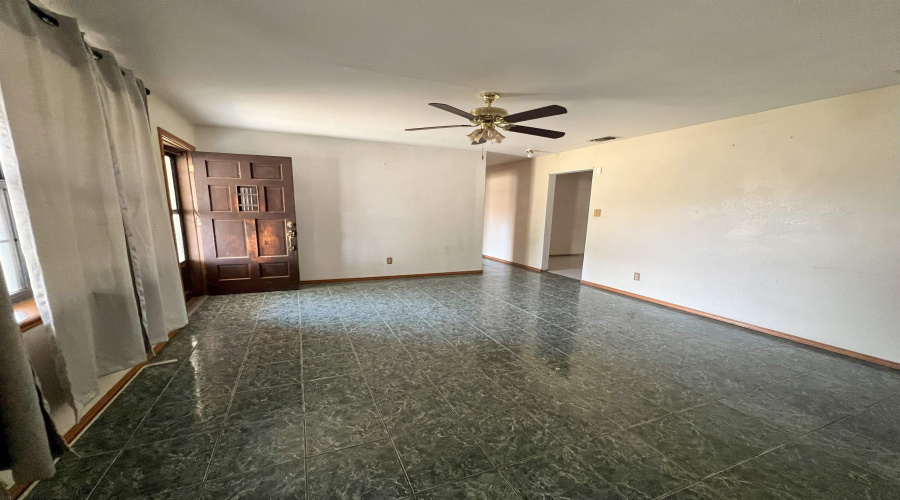 309 Glenn St, Zapata, Texas 78076, 3 Bedrooms Bedrooms, 8 Rooms Rooms,2 BathroomsBathrooms,Residential,For Sale,309 Glenn St,20260552