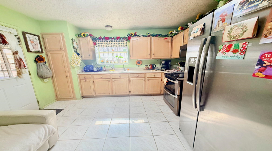 10203 Center Rd, Laredo, Texas 78045, 4 Bedrooms Bedrooms, 6 Rooms Rooms,2 BathroomsBathrooms,Residential,For Sale,10203 Center Rd,20260554