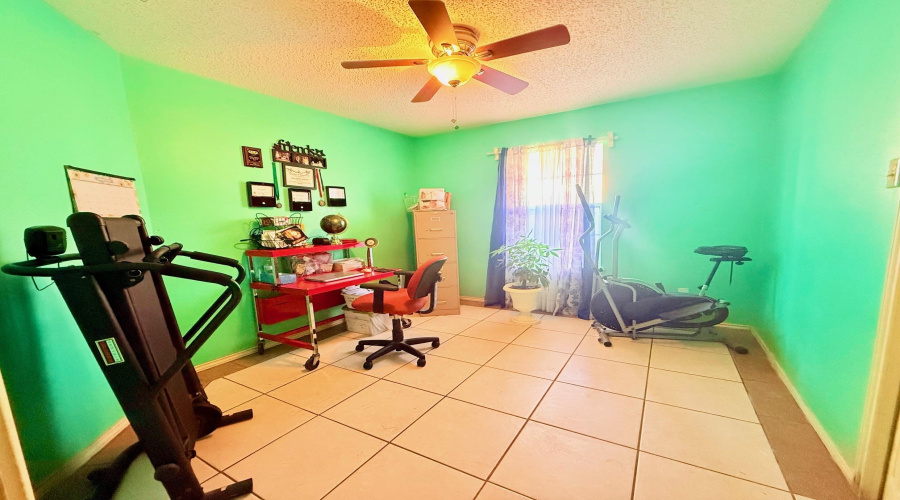 10203 Center Rd, Laredo, Texas 78045, 4 Bedrooms Bedrooms, 6 Rooms Rooms,2 BathroomsBathrooms,Residential,For Sale,10203 Center Rd,20260554