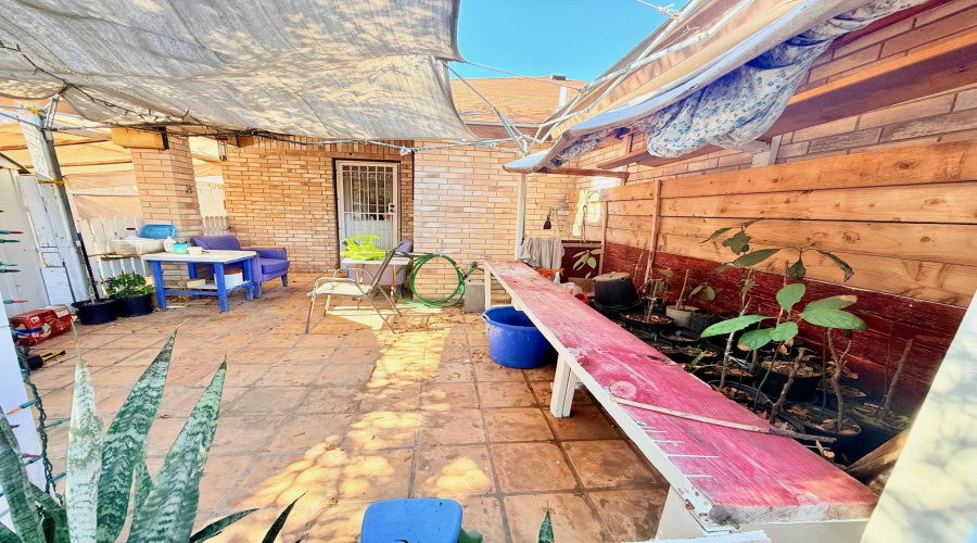 10203 Center Rd, Laredo, Texas 78045, 4 Bedrooms Bedrooms, 6 Rooms Rooms,2 BathroomsBathrooms,Residential,For Sale,10203 Center Rd,20260554