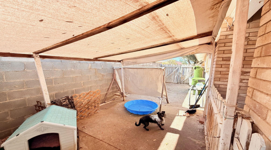 10203 Center Rd, Laredo, Texas 78045, 4 Bedrooms Bedrooms, 6 Rooms Rooms,2 BathroomsBathrooms,Residential,For Sale,10203 Center Rd,20260554