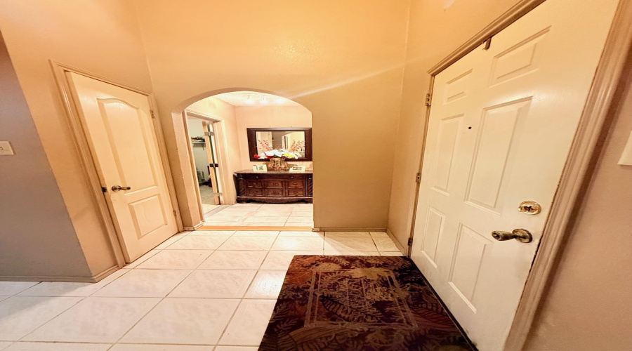 10203 Center Rd, Laredo, Texas 78045, 4 Bedrooms Bedrooms, 6 Rooms Rooms,2 BathroomsBathrooms,Residential,For Sale,10203 Center Rd,20260554