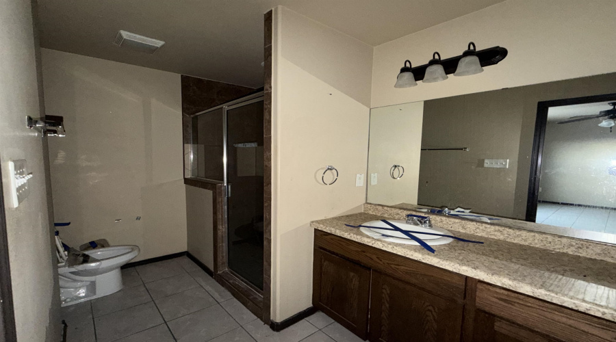 4402 Peacock St., Laredo, Texas 78045, 4 Bedrooms Bedrooms, 6 Rooms Rooms,2 BathroomsBathrooms,Residential,For Sale,4402 Peacock St.,20260555