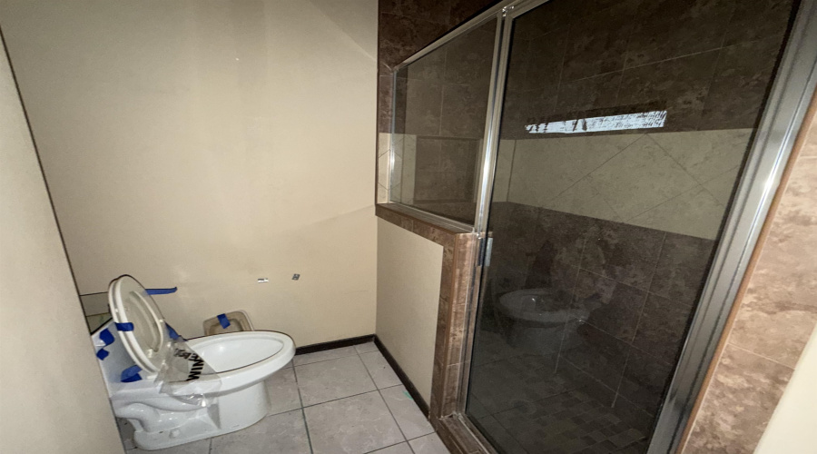 4402 Peacock St., Laredo, Texas 78045, 4 Bedrooms Bedrooms, 6 Rooms Rooms,2 BathroomsBathrooms,Residential,For Sale,4402 Peacock St.,20260555