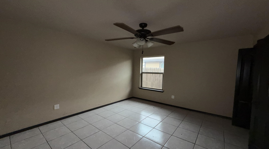 4402 Peacock St., Laredo, Texas 78045, 4 Bedrooms Bedrooms, 6 Rooms Rooms,2 BathroomsBathrooms,Residential,For Sale,4402 Peacock St.,20260555