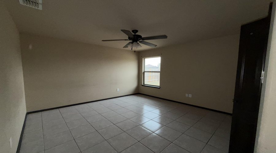 4402 Peacock St., Laredo, Texas 78045, 4 Bedrooms Bedrooms, 6 Rooms Rooms,2 BathroomsBathrooms,Residential,For Sale,4402 Peacock St.,20260555