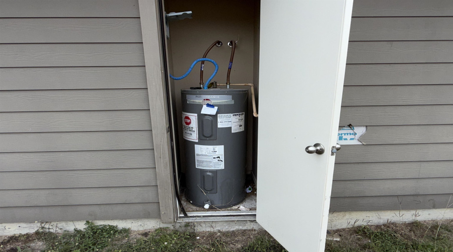 4402 Peacock St., Laredo, Texas 78045, 4 Bedrooms Bedrooms, 6 Rooms Rooms,2 BathroomsBathrooms,Residential,For Sale,4402 Peacock St.,20260555