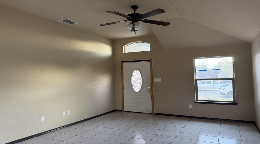 4402 Peacock St., Laredo, Texas 78045, 4 Bedrooms Bedrooms, 6 Rooms Rooms,2 BathroomsBathrooms,Residential,For Sale,4402 Peacock St.,20260555