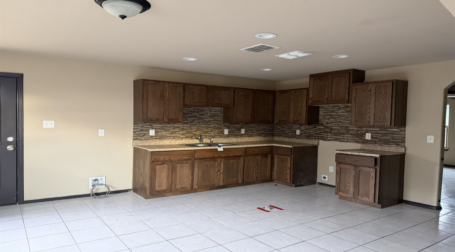 4402 Peacock St., Laredo, Texas 78045, 4 Bedrooms Bedrooms, 6 Rooms Rooms,2 BathroomsBathrooms,Residential,For Sale,4402 Peacock St.,20260555