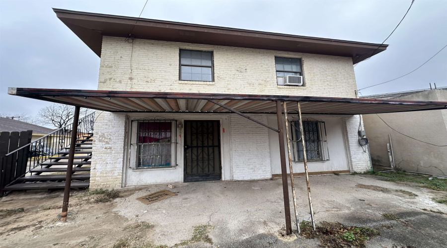 2620 Laredo St, Laredo, Texas 78043, 2 Bedrooms Bedrooms, 3 Rooms Rooms,1 BathroomBathrooms,Residential,For Rent,2620 Laredo St,20260558