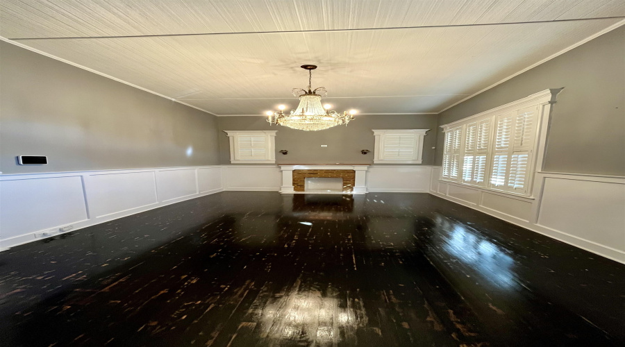 1020 Main Ave, Laredo, Texas 78040-4943, ,2 BathroomsBathrooms,Commercial retail/office,For Rent,1020 Main Ave,20260562