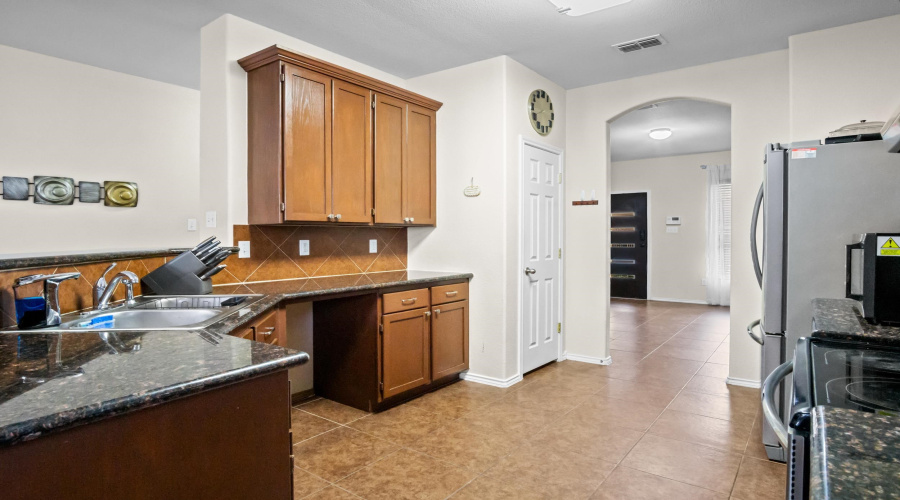 3204 Quintero St, Laredo, Texas 78045, 4 Bedrooms Bedrooms, 9 Rooms Rooms,2 BathroomsBathrooms,Residential,For Sale,3204 Quintero St,20260565