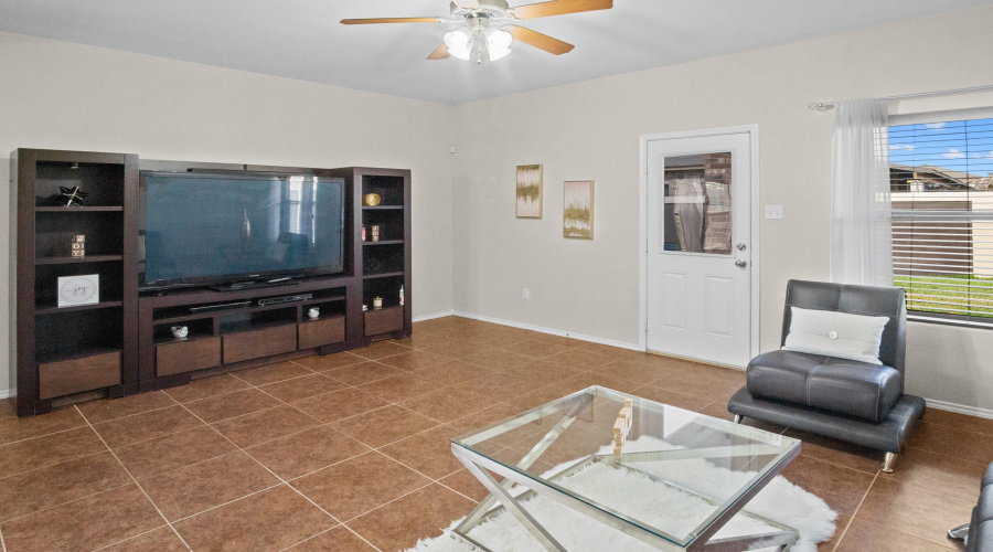 3204 Quintero St, Laredo, Texas 78045, 4 Bedrooms Bedrooms, 9 Rooms Rooms,2 BathroomsBathrooms,Residential,For Sale,3204 Quintero St,20260565