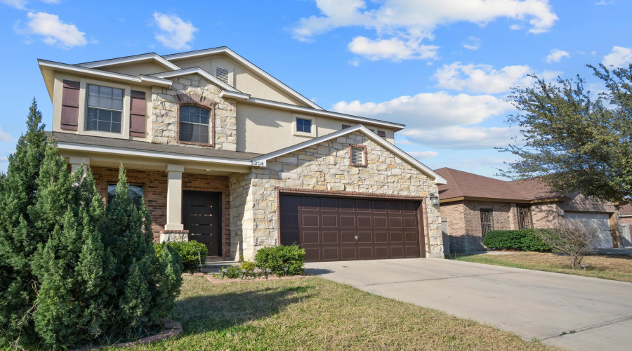 3204 Quintero St, Laredo, Texas 78045, 4 Bedrooms Bedrooms, 9 Rooms Rooms,2 BathroomsBathrooms,Residential,For Sale,3204 Quintero St,20260565