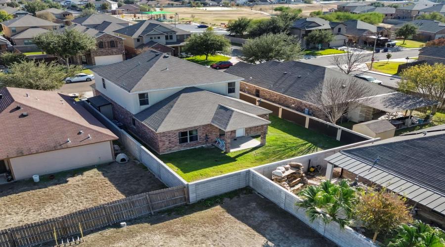 3204 Quintero St, Laredo, Texas 78045, 4 Bedrooms Bedrooms, 9 Rooms Rooms,2 BathroomsBathrooms,Residential,For Sale,3204 Quintero St,20260565